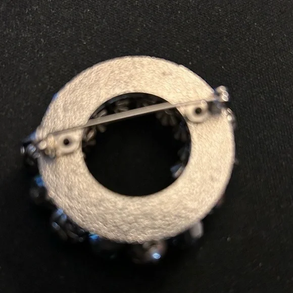 Vintage Austrian Crystal Brooch - Picture 2 of 3